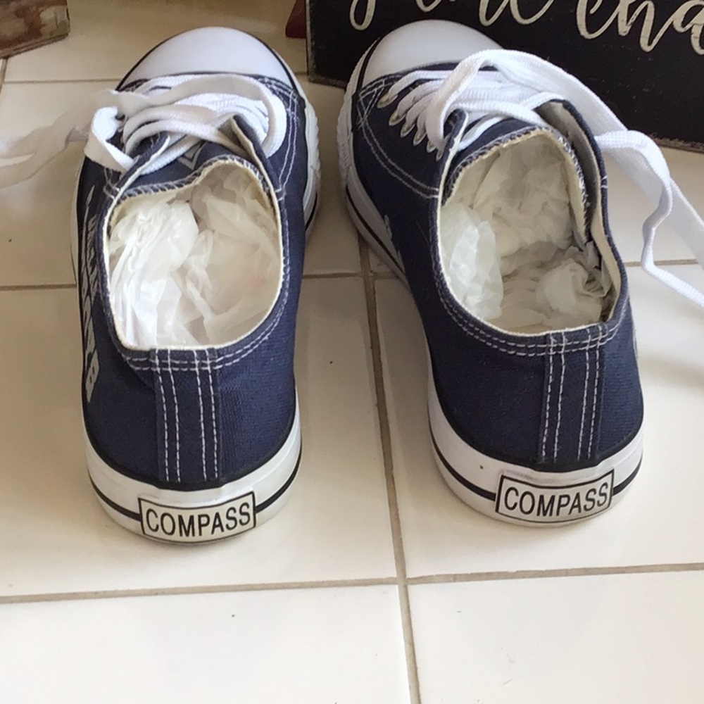 ‘Compass’ Dallas Cowboys Lace-Up Sneakers - Picture 4 of 7